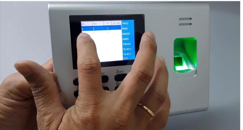 Cách khắc phục máy chấm công bị sai giờ