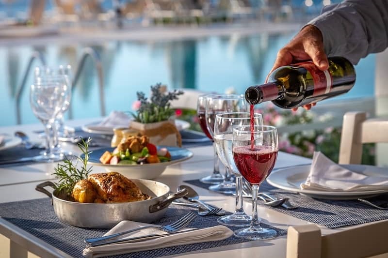 Bộ phận F&B giúp thúc đẩy doanh thu các hoạt động khác