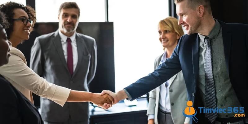 Hãy tự giới thiệu đôi nét về bản thân bạn được không? 