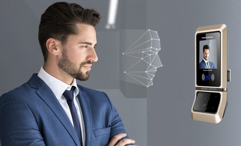 Chấm công bằng máy chấm công