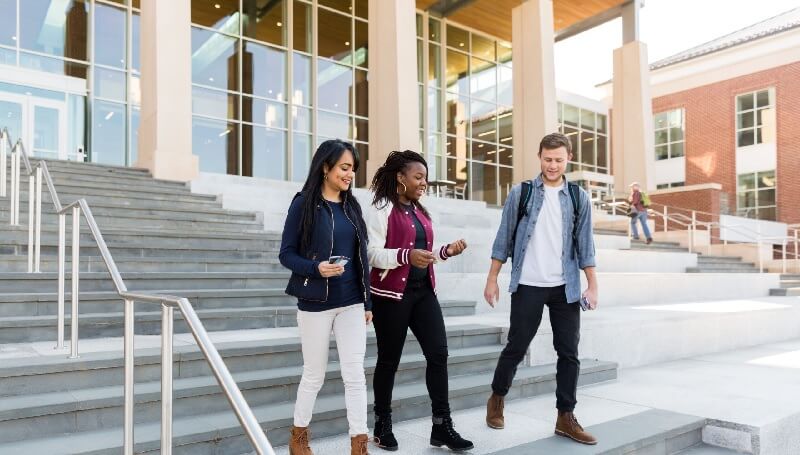 Liệu rằng chuyển trường đại học có cần thi lại, và học lại?