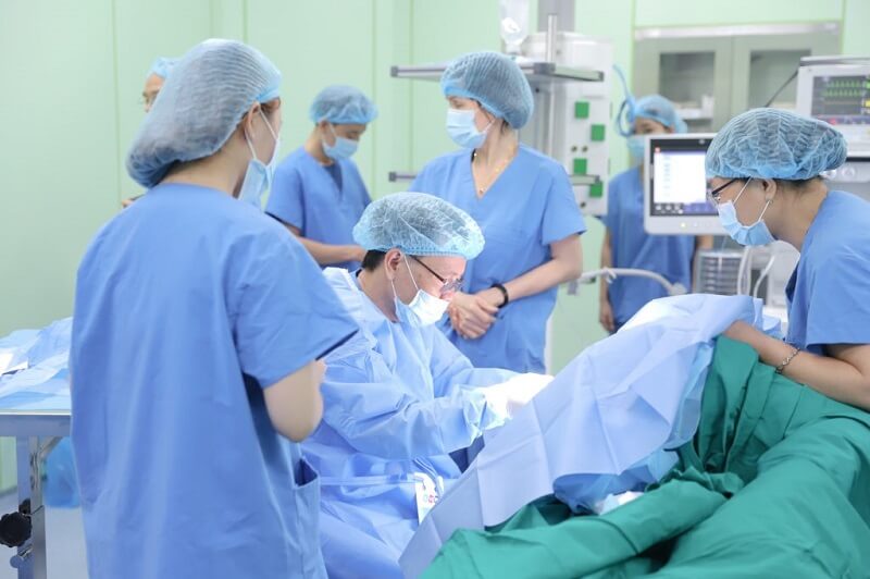 Công việc của hộ sinh khá vất vả