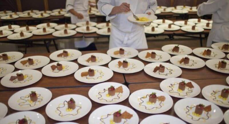 Những điều cần biết về plate service