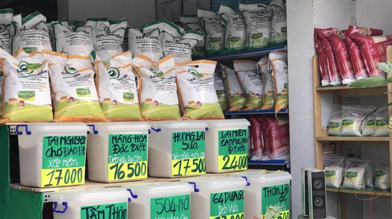 Xác định nguồn cung cấp gạo và sắp xếp gạo khi bán