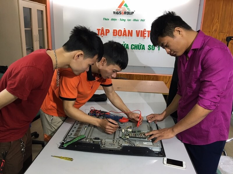 Thời gian đào tạo ngắn và thu nhập hấp dẫn khi làm sửa chữa điện tử