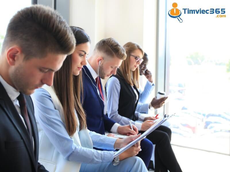 Câu hỏi được đặt ra là gì?