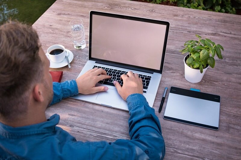 Lựa chọn ngôn ngữ phù hợp trong đơn xin việc nhập liệu