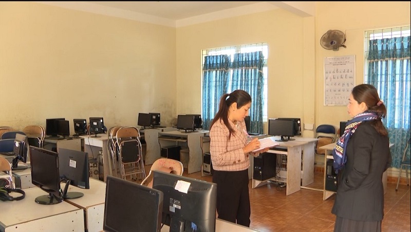 Nhân viên giáo luôn sát sao mọi vấn đề tại trường học