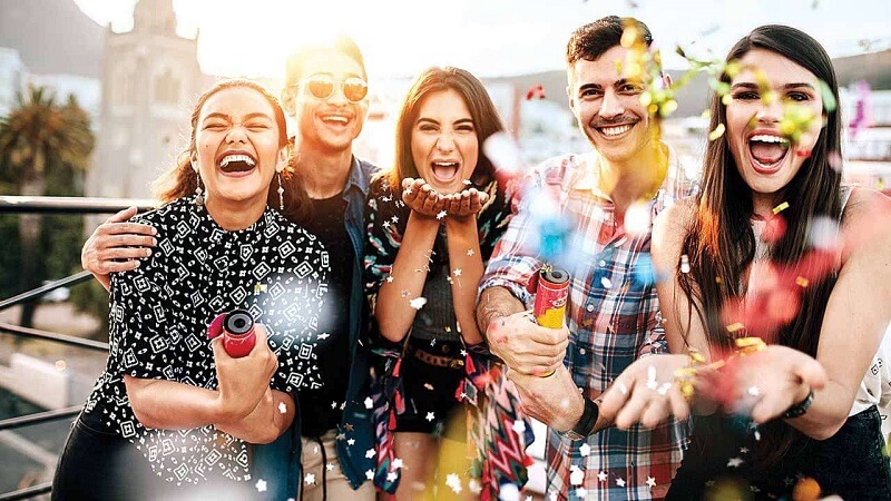 Bí quyết sống hạnh phúc - Luôn dành tặng nụ cười cho đồng nghiệp