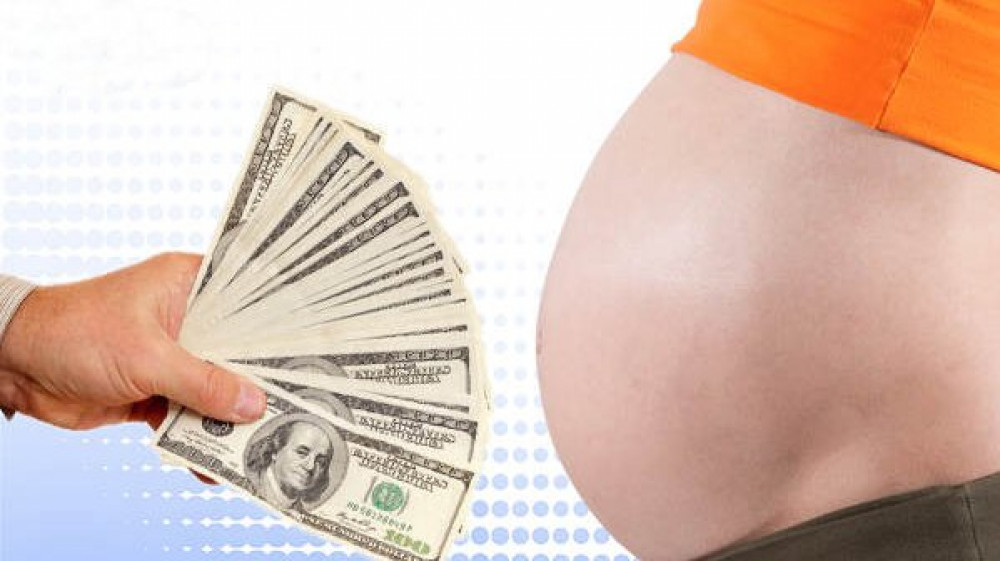 Mang thai hộ - ranh giới mong manh giữa nhân đạo và phi nhân đạo