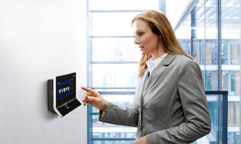 Sử dụng máy chấm công giá rẻ chất lượng đảm bảo