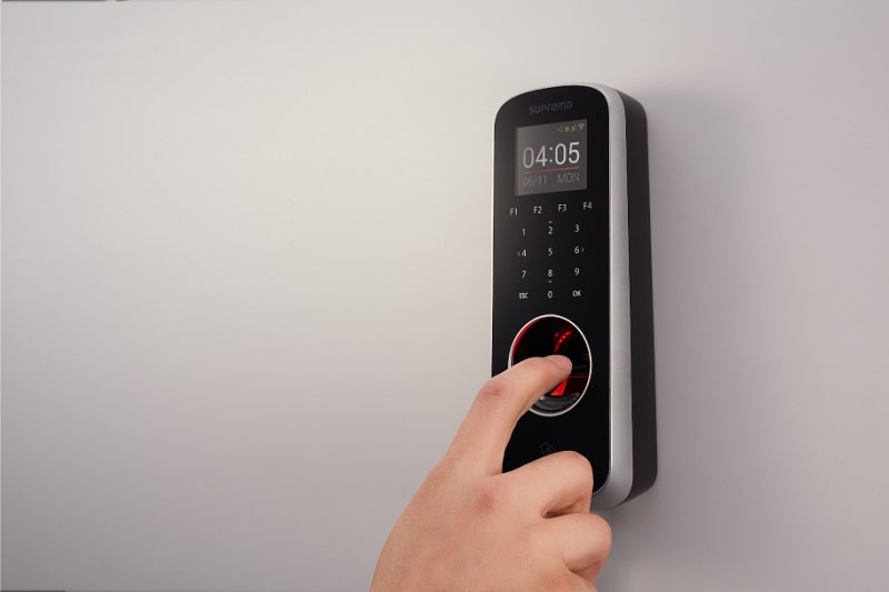 máy chấm công vân tay Suprema