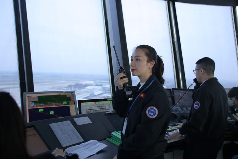 Mức lương của chuyên viên điều hành chuyến bay 