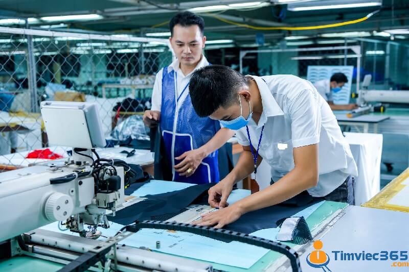 Giai đoạn may hoàn thiện 