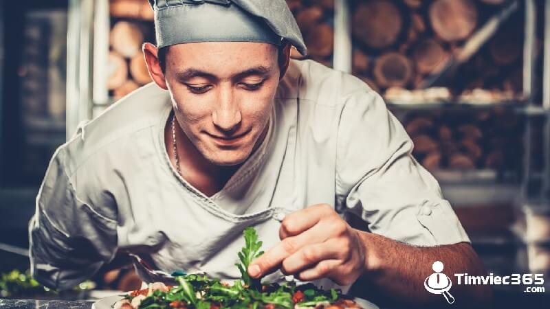 Đảm nhận chế biến món ăn