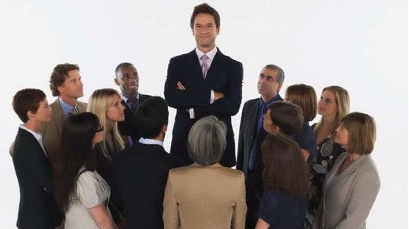  Quyền lợi và mức lương mà giám đốc điều hành nhận được