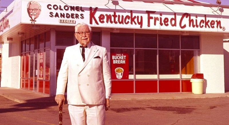 Colonel Harland Sanders - người sáng lập của KFC