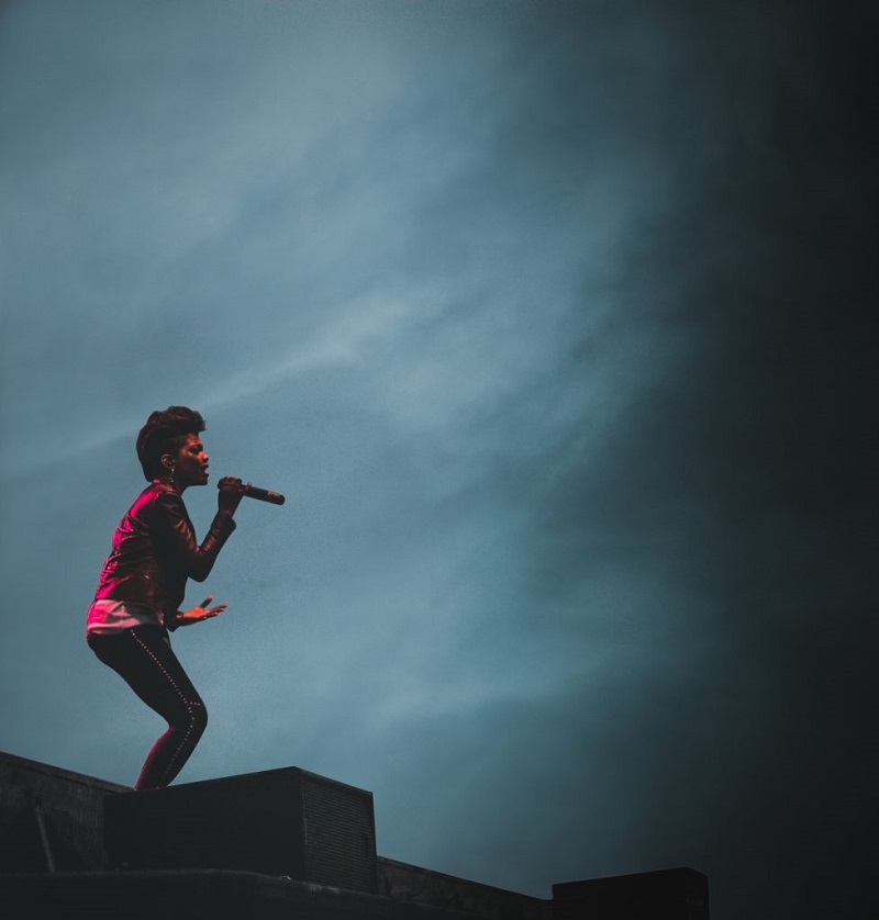 Trở thành ca sĩ chuyên nghiệp