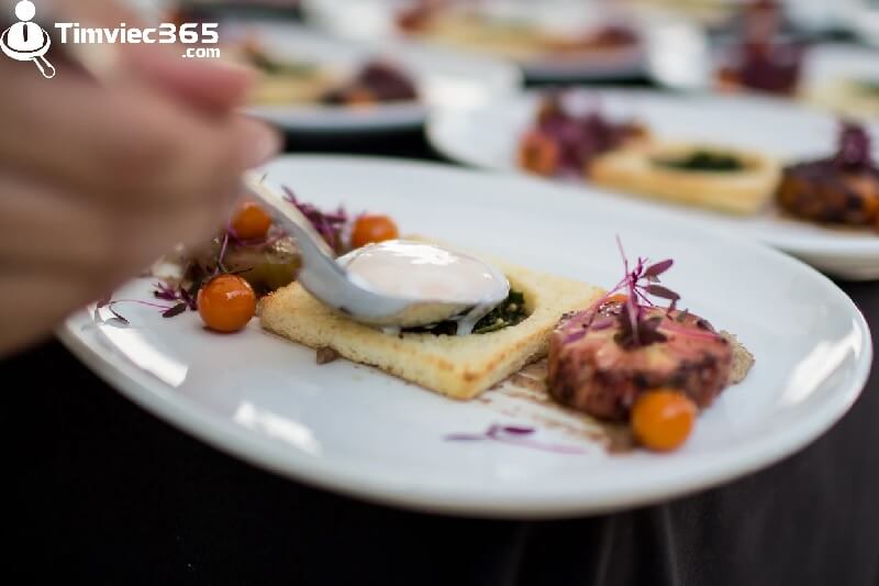 Sự cạnh tranh nội bộ lớn