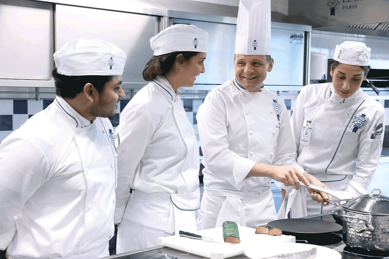 Công việc trong các nhà hàng tại Pháp