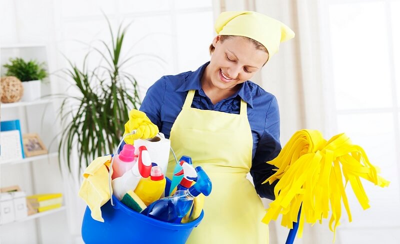 nhung-dieu-can-biet-khi-lam-tap-vu-nha-hng-khach-san