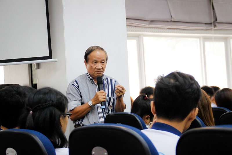 Sau khi tốt nghiệp đại học tại chức có được thi công chức không