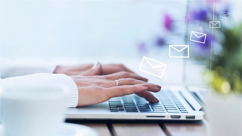 Tại sao cần viết email xin việc?
