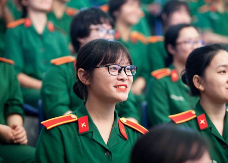 Ai là người được tạm hoãn hoặc miễn nghĩa vụ quân sự?