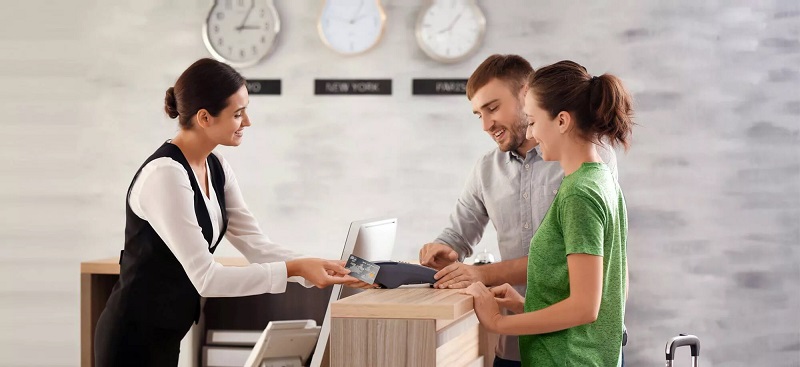 Tiếp tân được xem là trung tâm đầu não, nơi tiếp nhận toàn bộ những vấn đề từ khách hàng