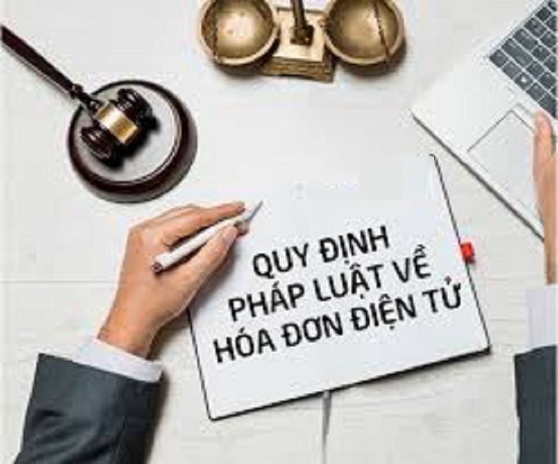 Cần trình bày các phần nội dung bên trong của mẫu Quyết định sử dụng hóa đơn điện tử súc tích