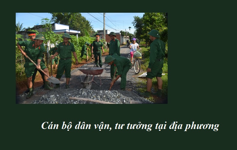 Cán bộ thực hiện công tác dân vận, công tác tư tưởng