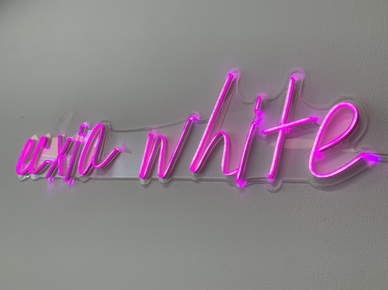 Hình ảnh 1 - Ecxia White