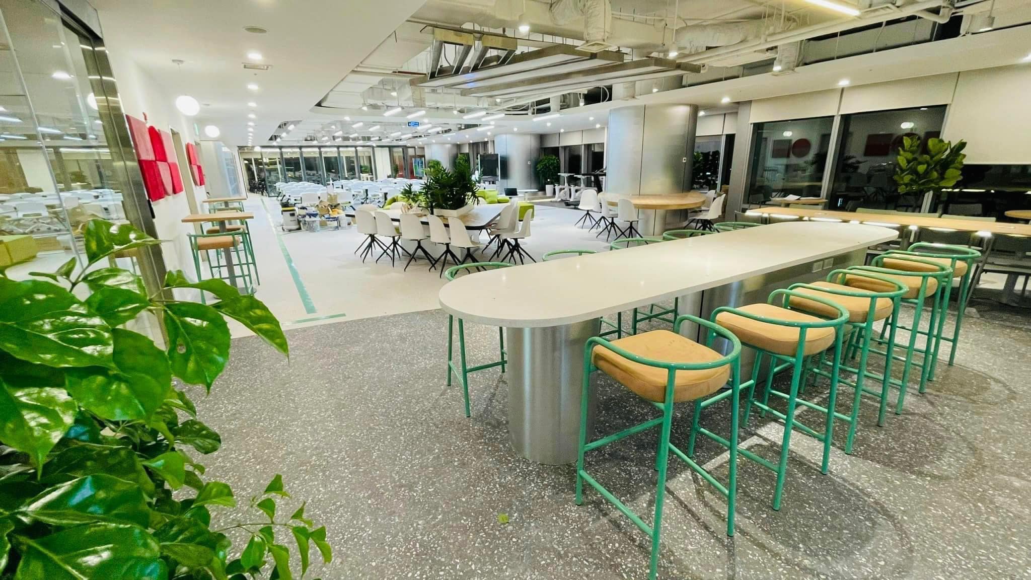 Hình ảnh 1 - Alpha By Aia