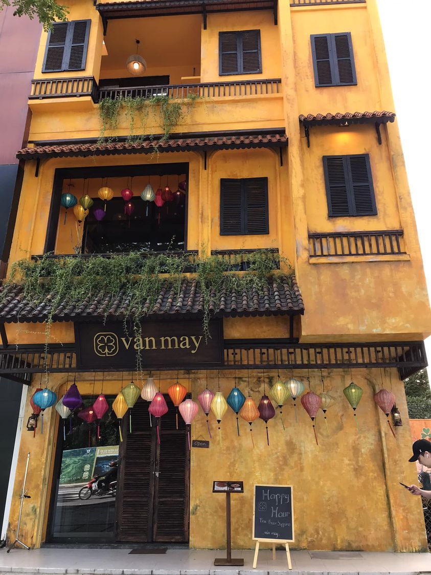 Hình ảnh 1 - Nhà Hàng Vận May