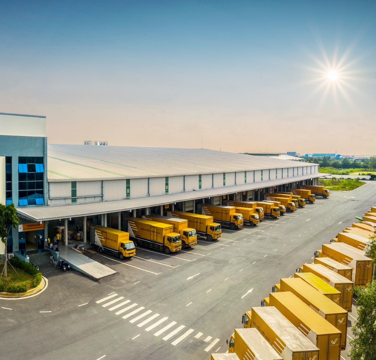 Hình ảnh 1 - Trung Tâm Vận Chuyển Và Kho Vận Miền Nam