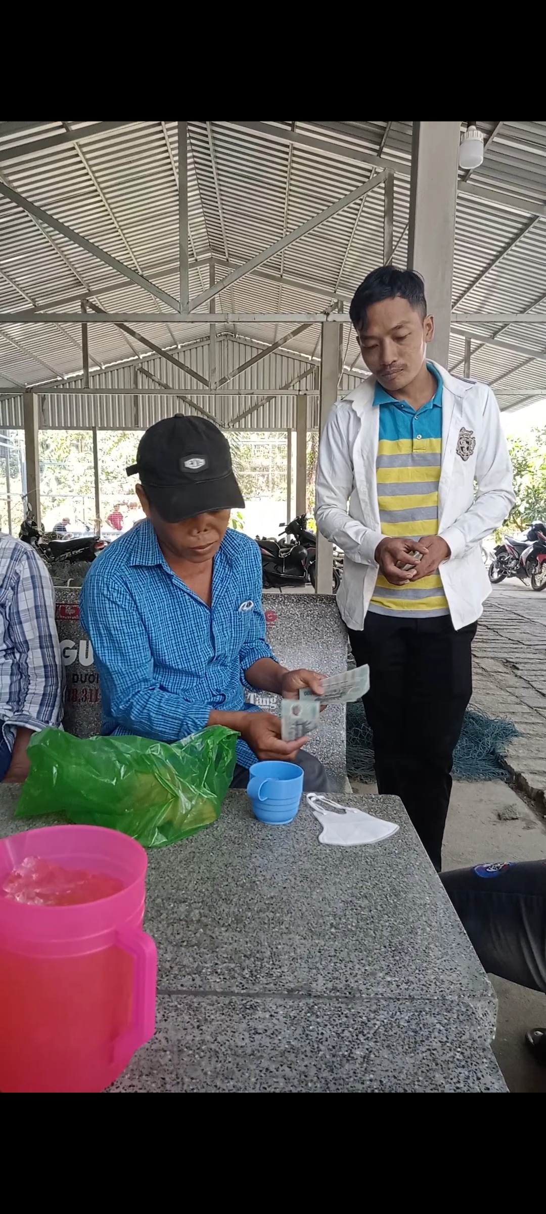 Hình ảnh 1 - Nhà Ge Chính Quy