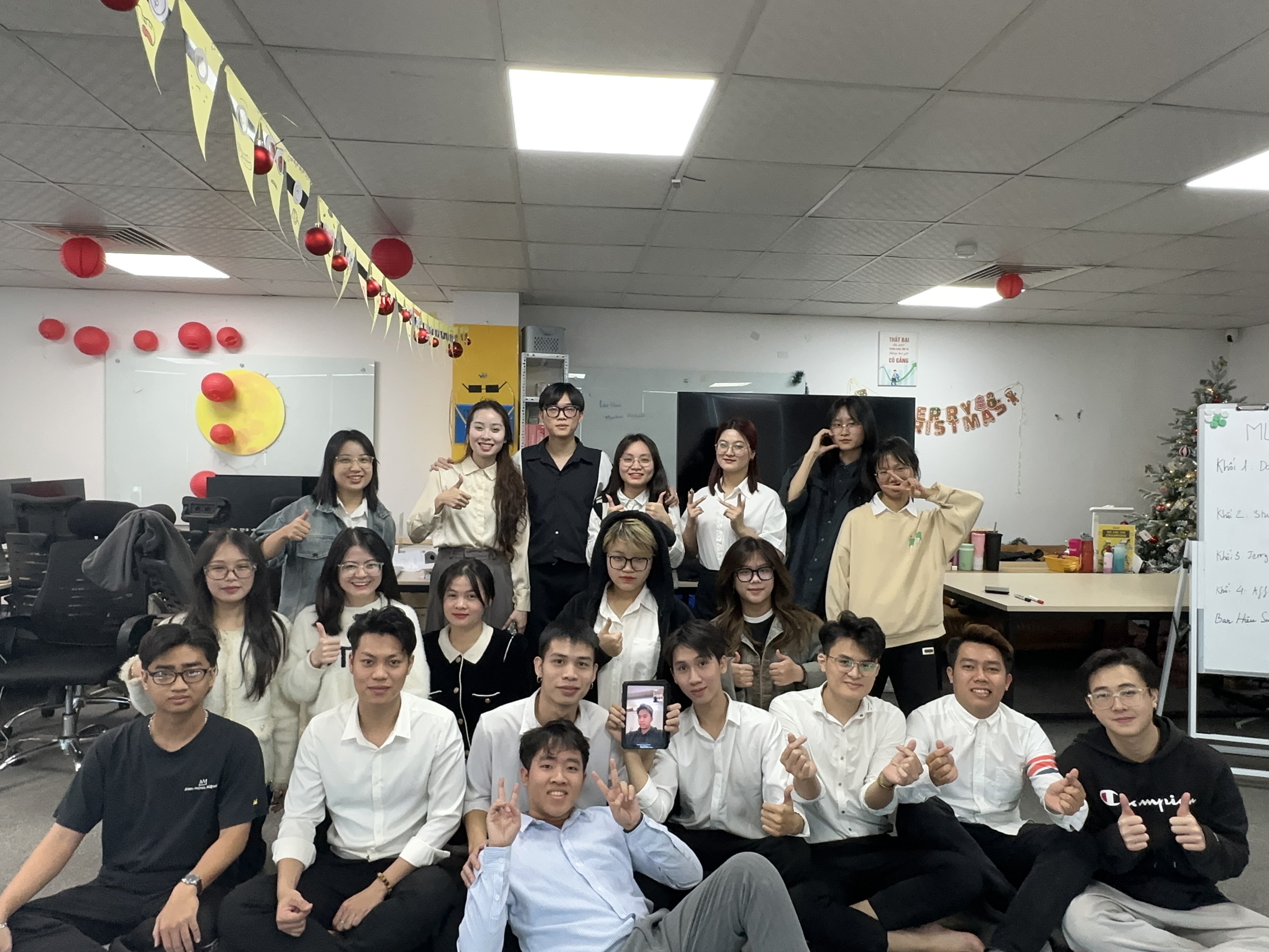 Hình ảnh 1 - Gway Hoaldings