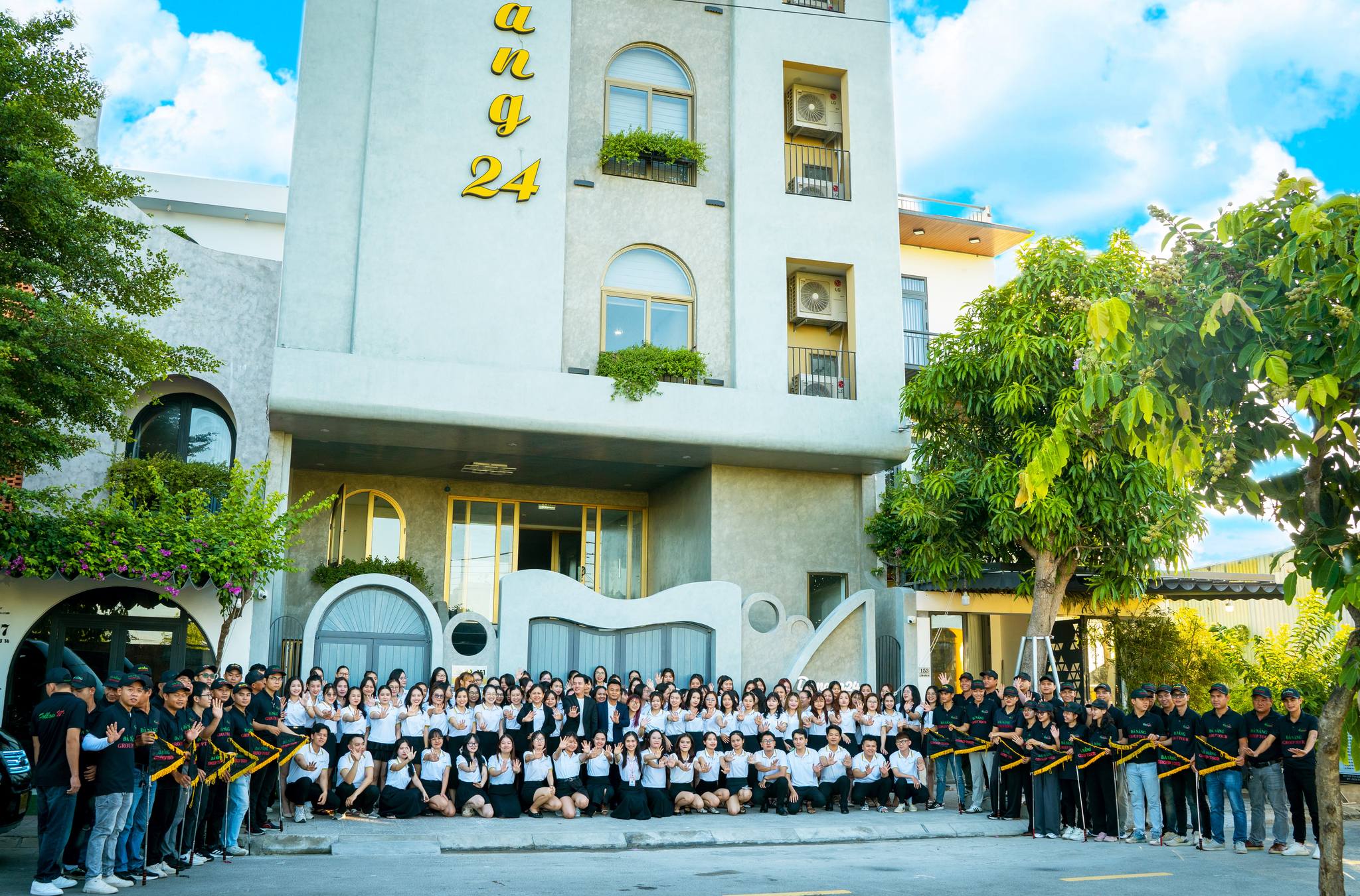 Hình ảnh 1 - Công Ty Cổ Phần Dịch Vụ Du Lịch Đà Nẵng 24