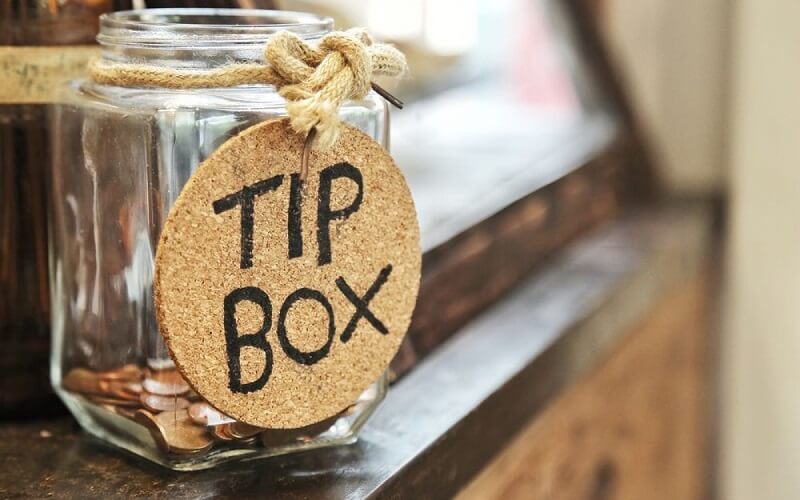 Tiền tip là gì? Cách tip tiền văn minh, lịch sự tại Việt Nam?