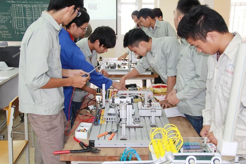 Khối ngành Kỹ thuật- Cơ hội việc làm rộng mở, thu nhập khủng, bạn biết chưa?