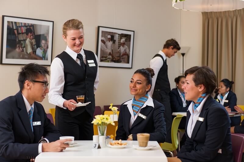 Ngành quản trị nhà hàng và dịch vụ ăn uống ra làm gì? Ở đâu?