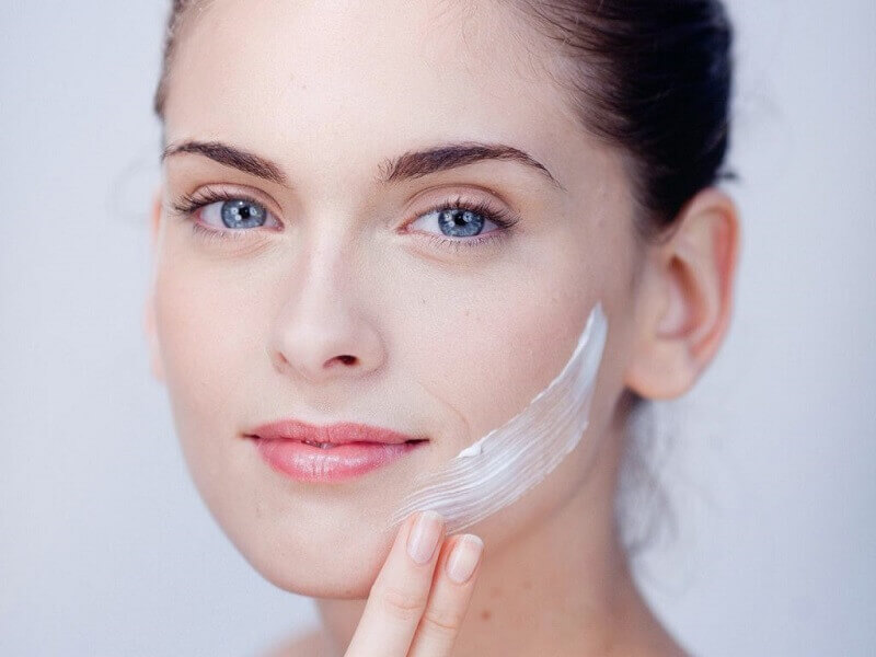 Moisture cream là gì? Và những thông tin về dưỡng da phái đẹp cần biết