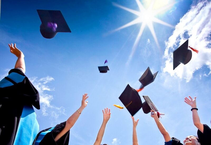 Giáo dục đại học là gì? Vai trò của giáo dục đại học trong xã hội