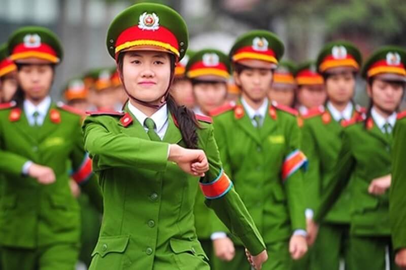 [Góc giải đáp thắc mắc] Học Luật ra làm Công an được không?