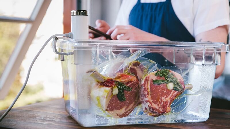 Sous vide là gì? Phương pháp nấu nướng giữ trọn hương vị món ăn