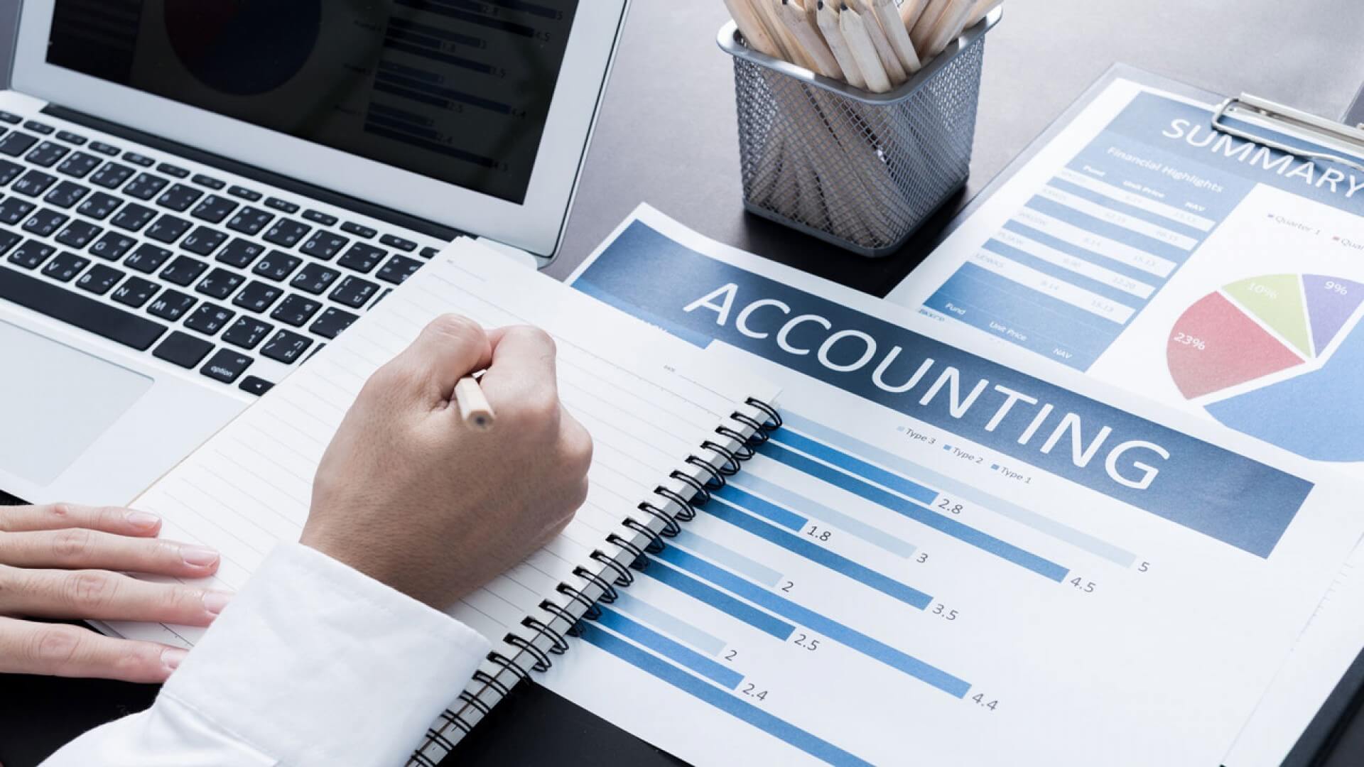Hướng dẫn cách viết CV kế toán bán hàng cơ bản dành cho người mới