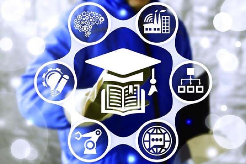 Cán bộ quản lý giáo dục là gì? Vai trò, trách nhiệm