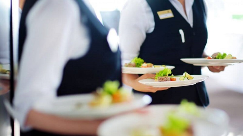 Bộ phận F&B trong khách sạn là gì? Các hoạt động chính của F&B