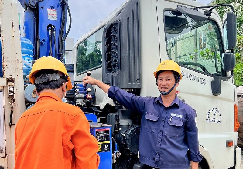 Mẫu đơn xin việc lái xe chuyên nghiệp giúp bạn tự tin ứng tuyển